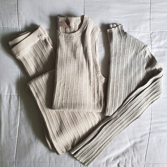 3-Piece H&M Lounge Set - Picture 3 of 16